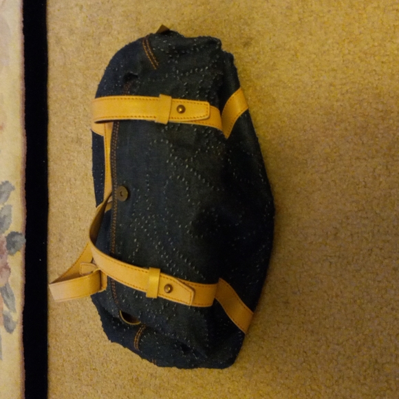 Purse - Picture 1 of 2